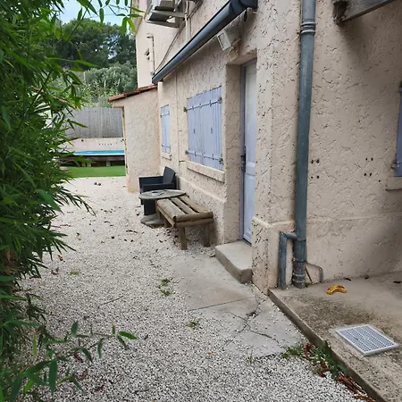 Studio Chez L'Habitant アパート *