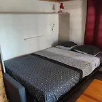 아파트 Studio Chez L'Habitant *