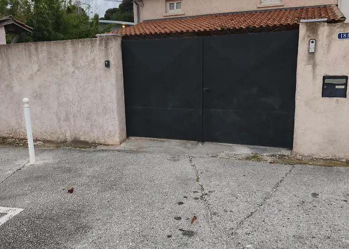 Studio Chez L'Habitant 公寓